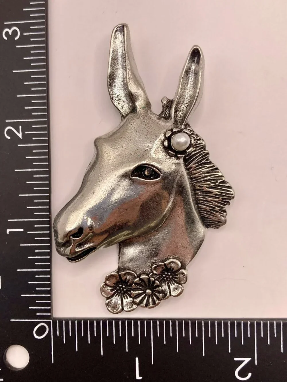 Silver Tone Donkey Head Brooch Pin Faux Pearl -59B